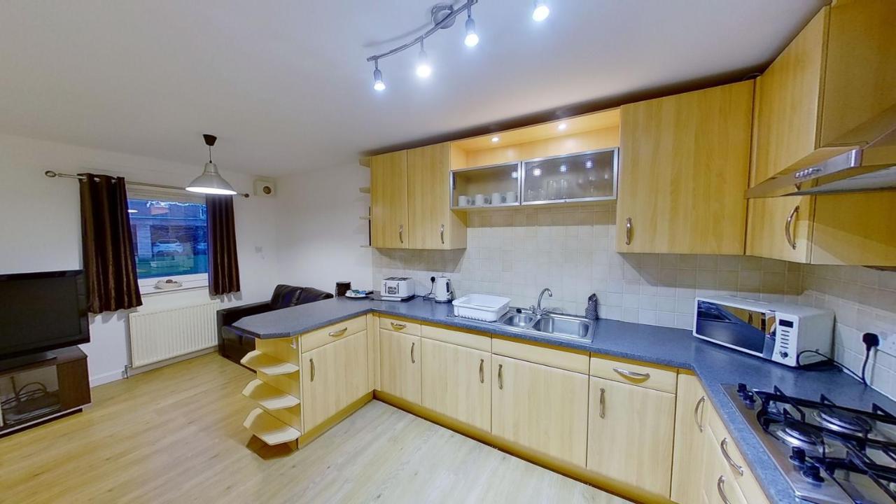 Orange Town House - Shaw Road, Only 6 Minutes To City Centre Aberdeen Eksteriør bilde