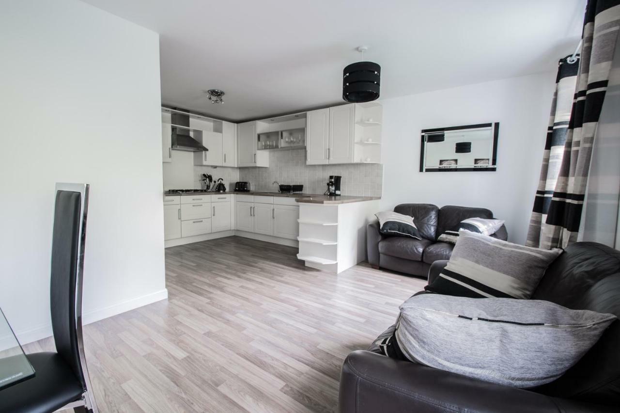 Orange Town House - Shaw Road, Only 6 Minutes To City Centre Aberdeen Eksteriør bilde